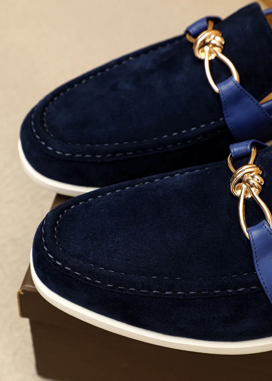 Men's men's shoes 💰580 💐Bottega Venetta [BV] Hong Kong - counter synchronization 🔥Summer new models are popular on the official website! Original 1⃣:1⃣ production✊💯💯, top-quality original product, exclusive first release, carefully crafted, full of European flavor, gentleman style, upper material, imported top layer frosted cowhide, cowhide leather lining, imported original outsole, comfortable and wear-resistant. 4 colors available! Code number: 39-44 (38.45.46🉑️customized)
